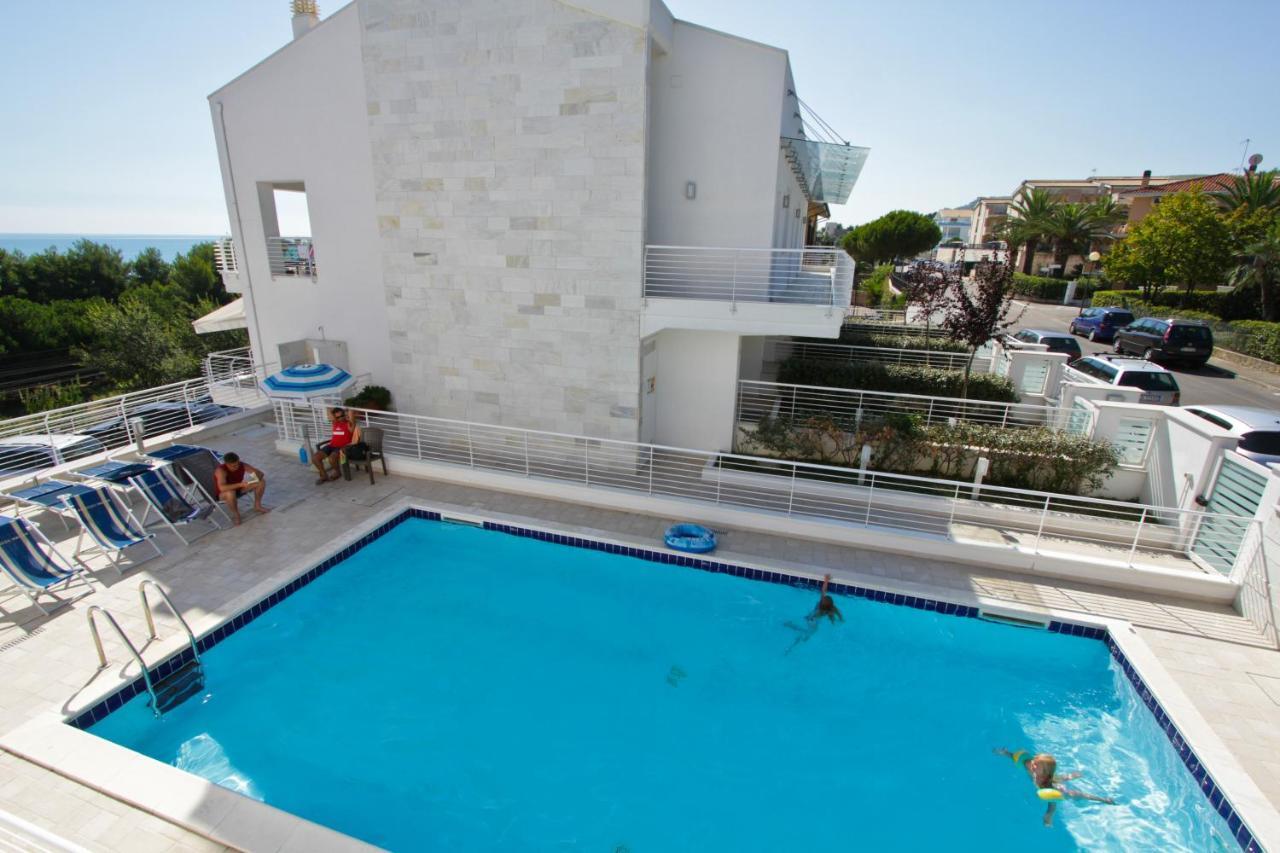 Cerrano Park Resort Pineto Szoba fotó